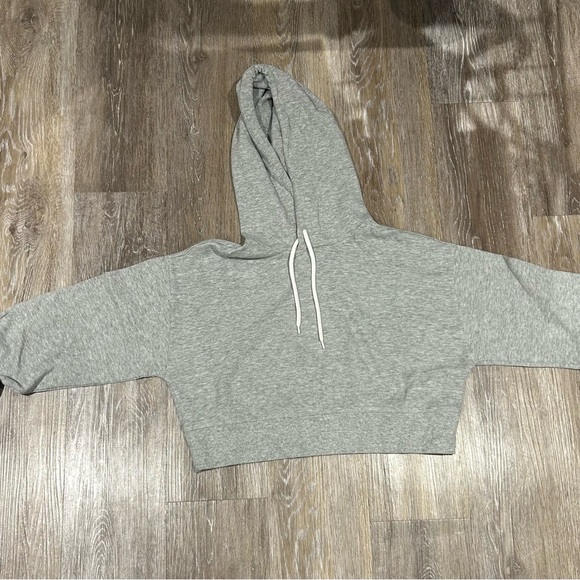 Aritzia - Sunday Best Cropped Waffle Hoodie - Picture 4 of 4